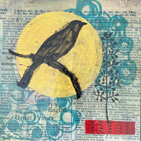 Bookshelf guardian: Black bird